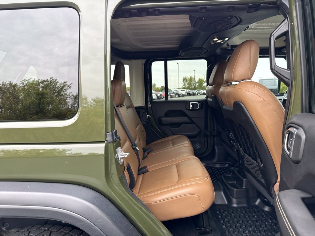 Used 2021 Jeep Wrangler Unlimited Rubicon w/ Dual Top Group AWD/4WD image 12