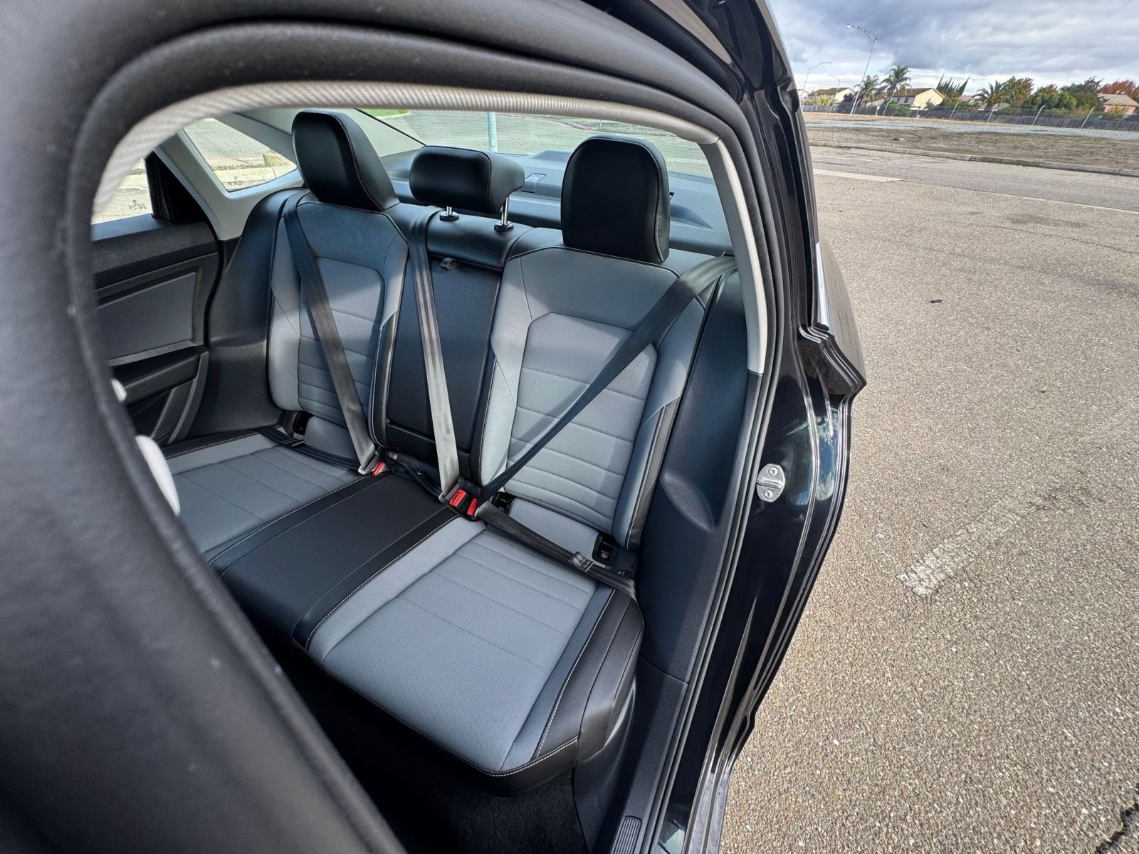 Used 2025 Volkswagen Jetta SE image 37