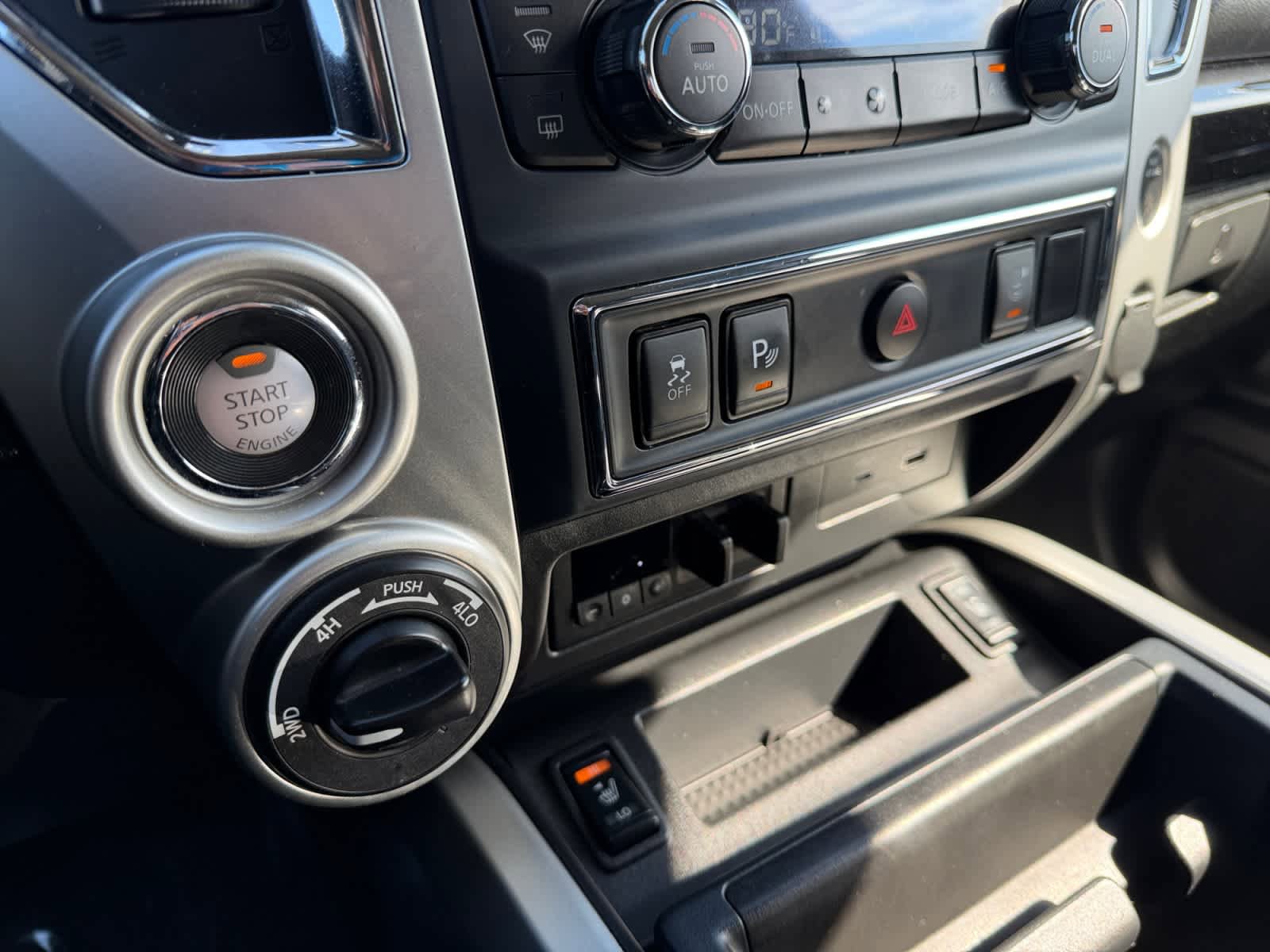 Used 2021 Nissan Titan SV w/ SV Convenience Package AWD/4WD image 24