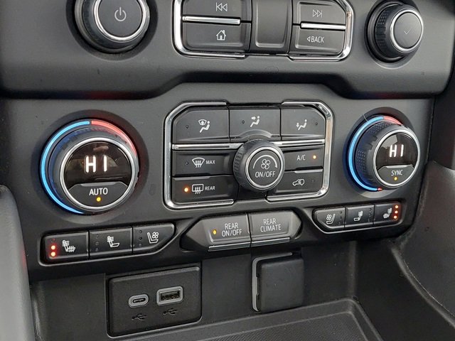 Used 2024 Chevrolet Suburban High Country image 26