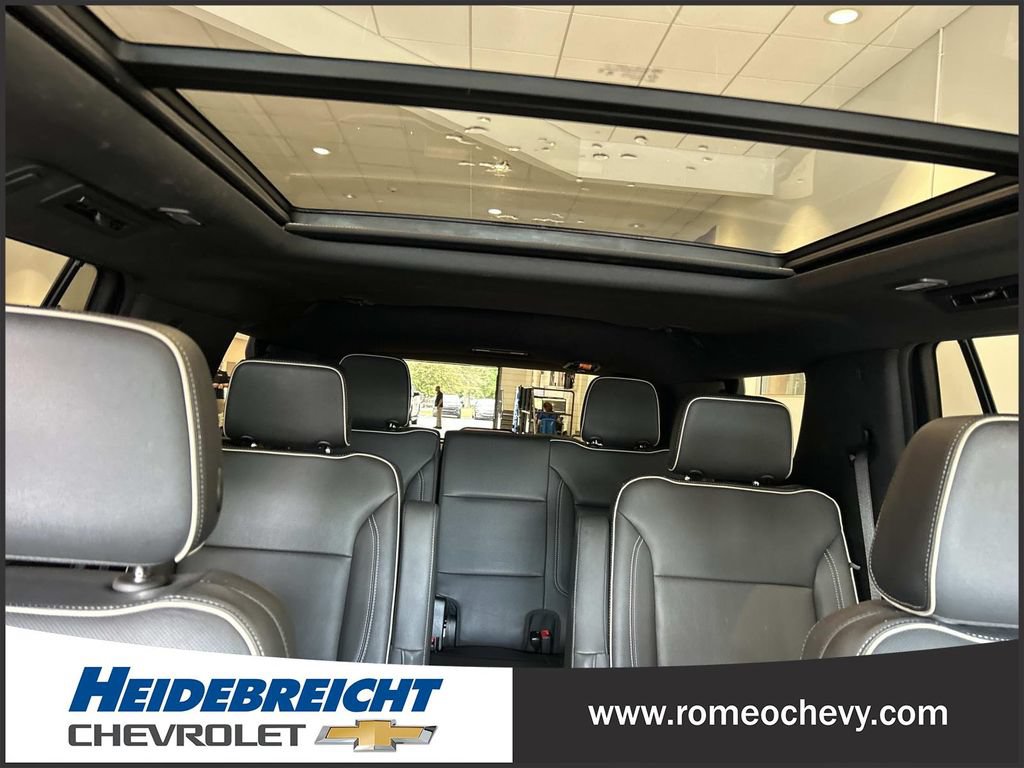 Certified 2023 GMC Yukon SLT w/ SLT Luxury Package AWD/4WD image 38