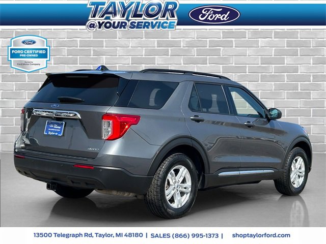 Certified 2023 Ford Explorer XLT image 3