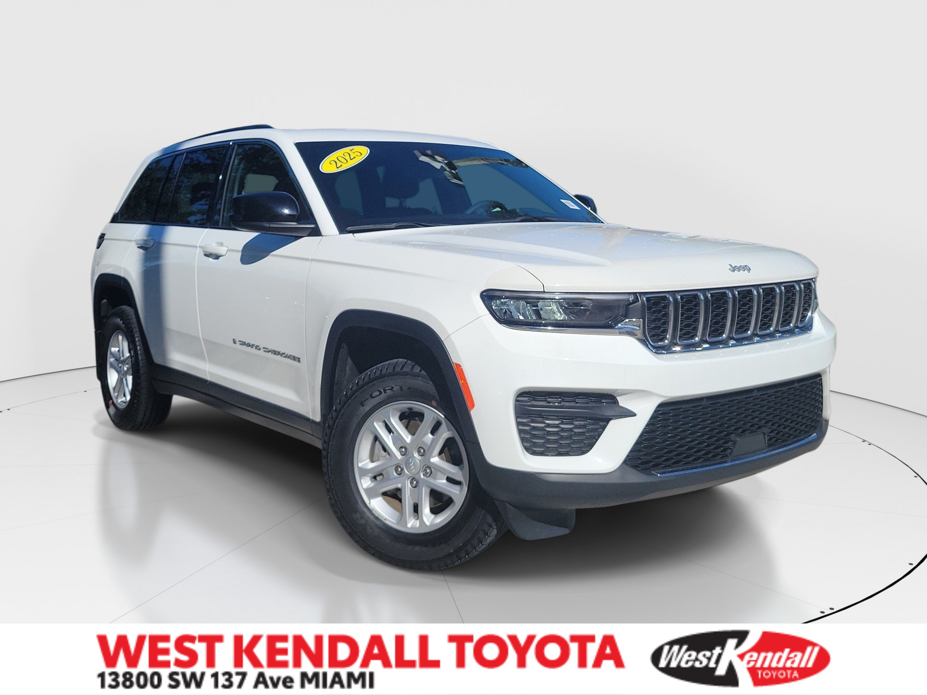 Used 2025 Jeep Grand Cherokee Laredo w/ MOPAR Finishing Package