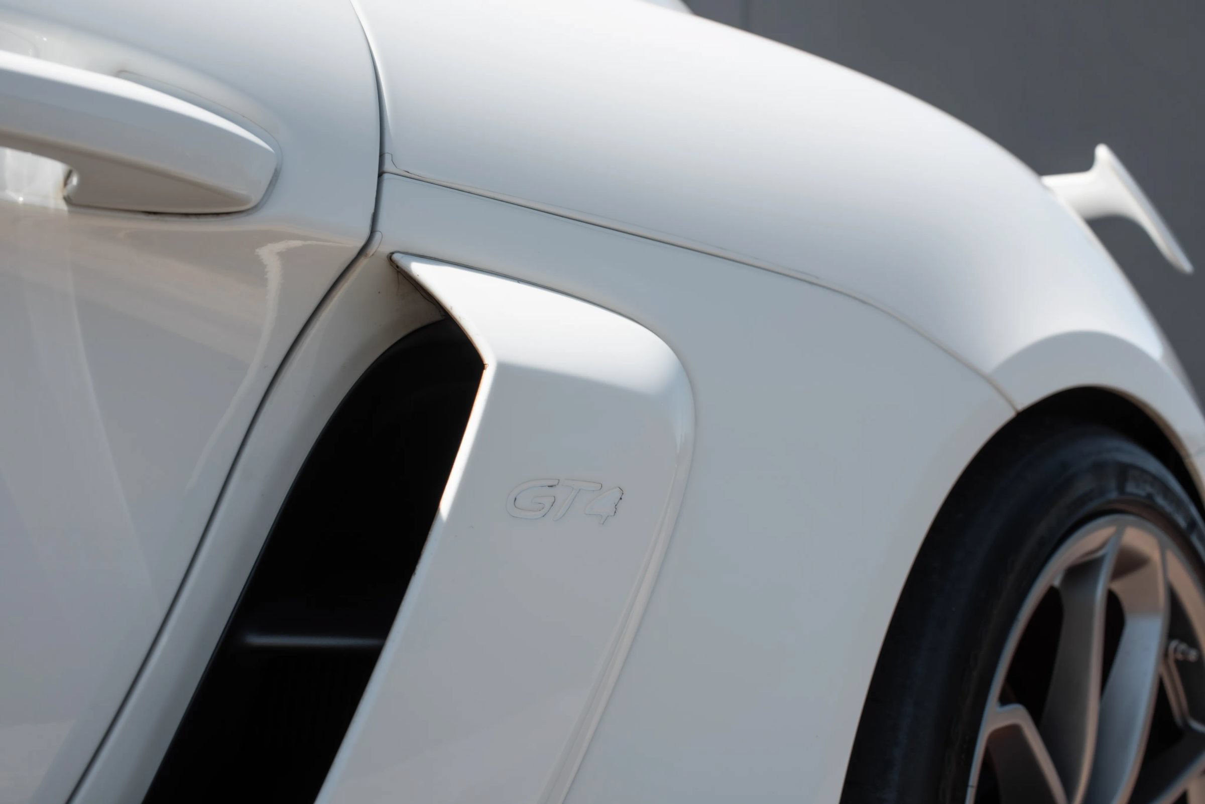 Used 2020 Porsche 718 Cayman GT4 RWD image 25