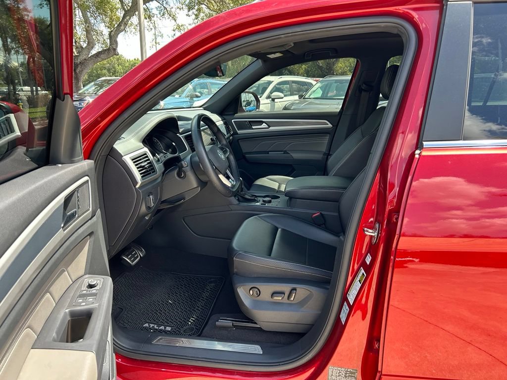 Certified 2021 Volkswagen Atlas Cross Sport SE AWD/4WD image 15