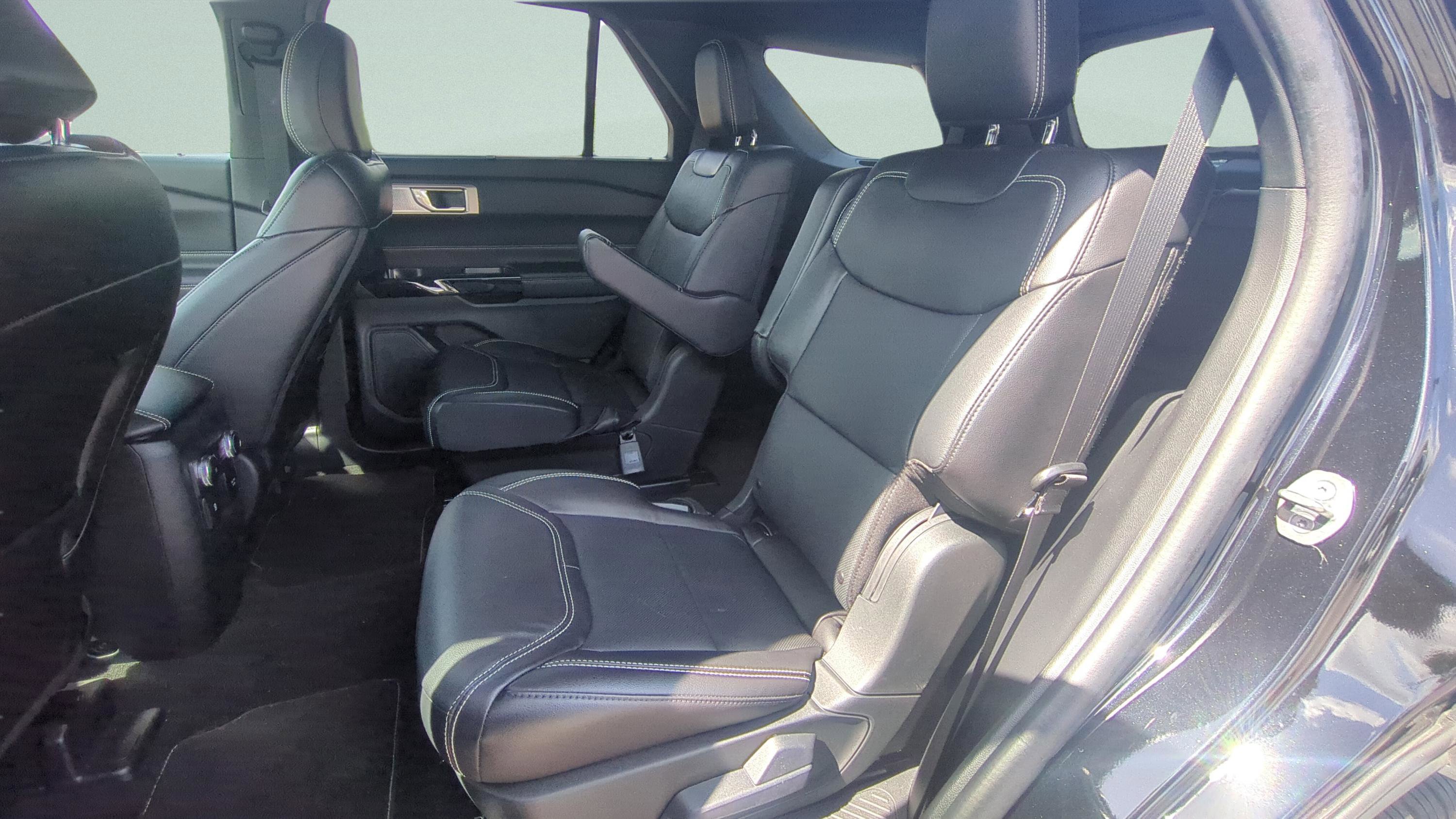 Used 2024 Ford Explorer ST w/ Equipment Group 401A image 10