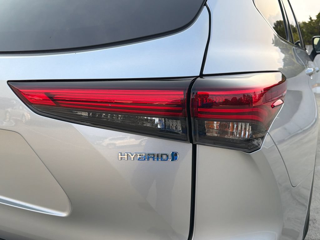 Used 2023 Toyota Highlander Limited AWD/4WD image 6
