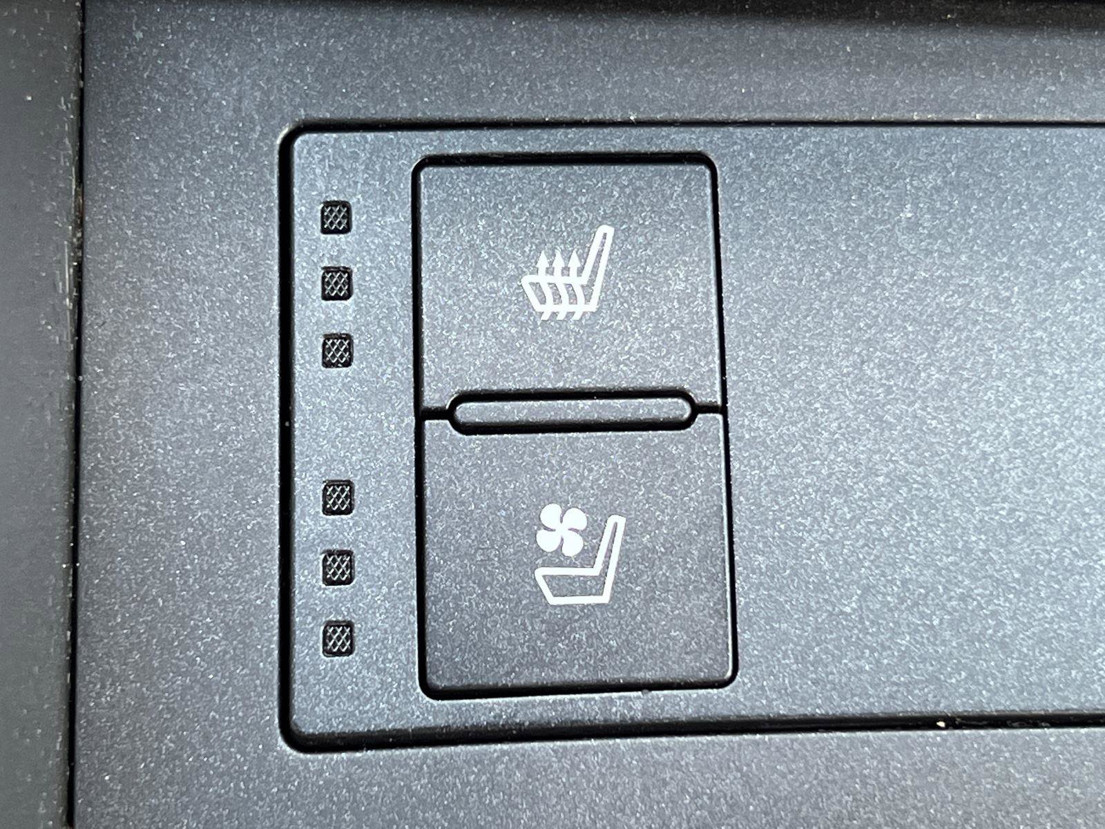 Used 2017 Lexus IS 350 F Sport w/ F Sport Package image 32