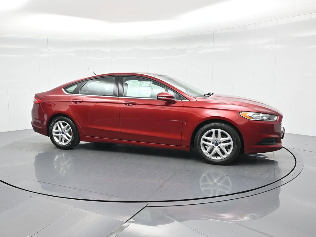 Used 2016 Ford Fusion SE FWD image 24