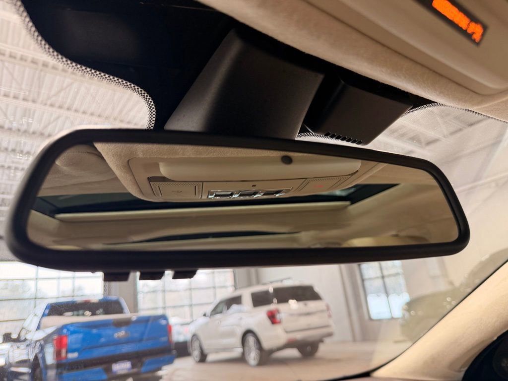 Used 2017 Jaguar XJ L Portfolio image 38