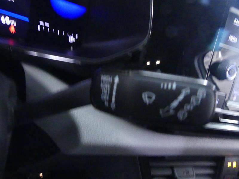 Used 2023 Volkswagen Taos S image 15