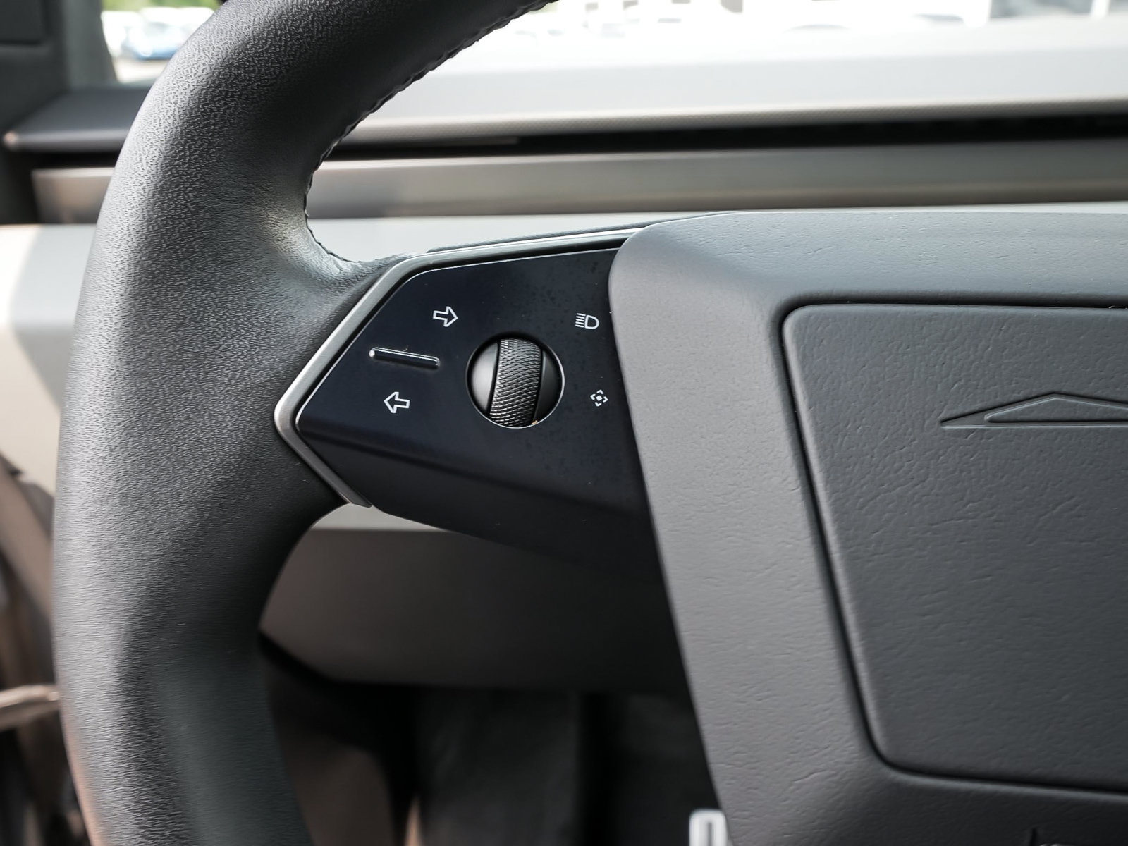 Used 2024 Tesla Cybertruck AWD Crew Cab image 19
