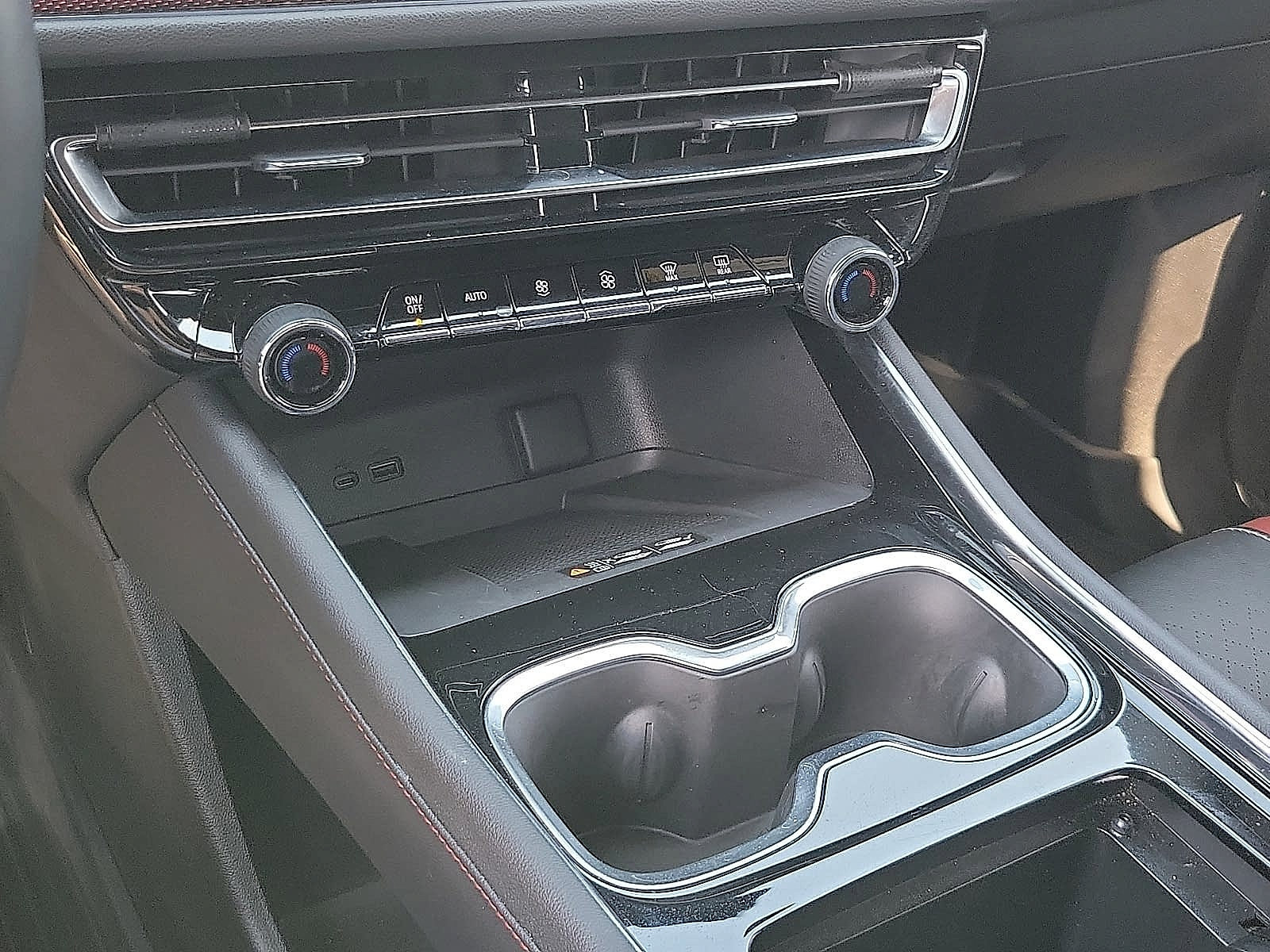 Used 2025 Chevrolet Traverse RS w/ LPO, Floor Liner Package FWD image 18