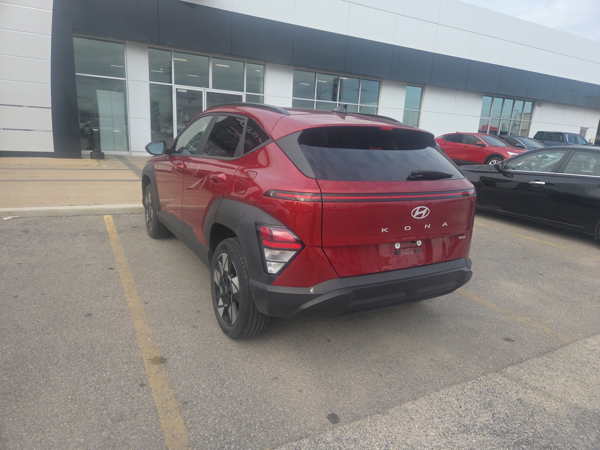 Used 2025 Hyundai Kona SEL AWD/4WD image 8