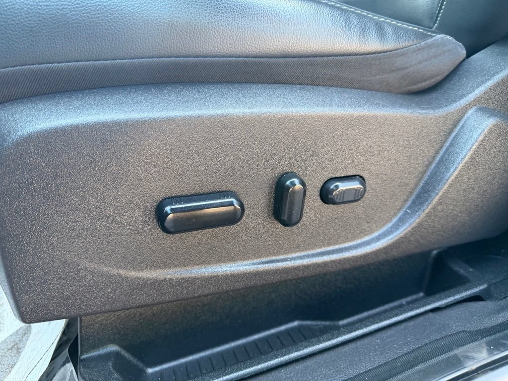 Used 2019 Ford Escape SEL w/ Ford Safe & Smart Package AWD/4WD image 12