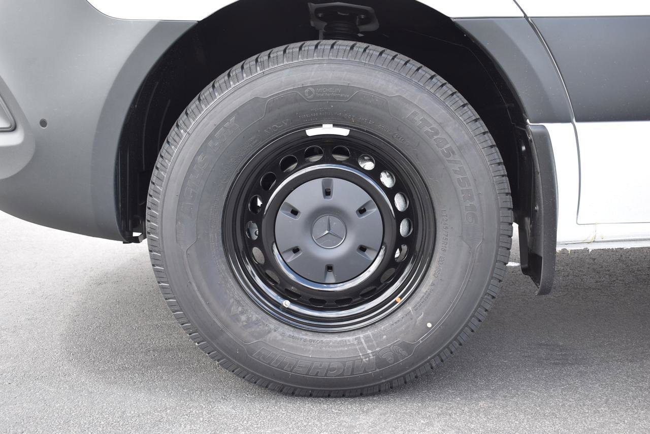 New 2025 Mercedes-Benz Sprinter 2500 image 15