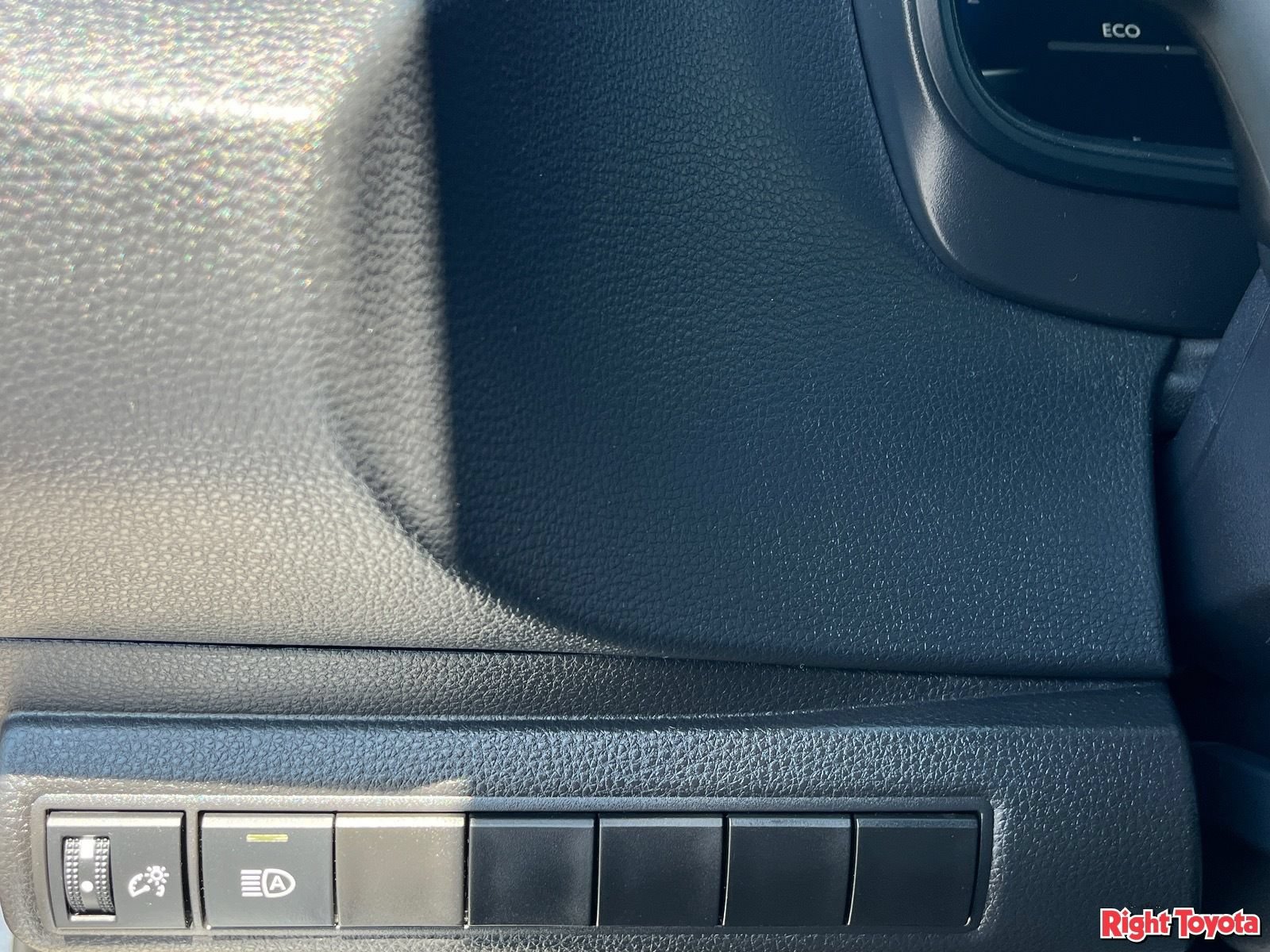 Certified 2026 Toyota Corolla SE w/ SE Package FWD image 32