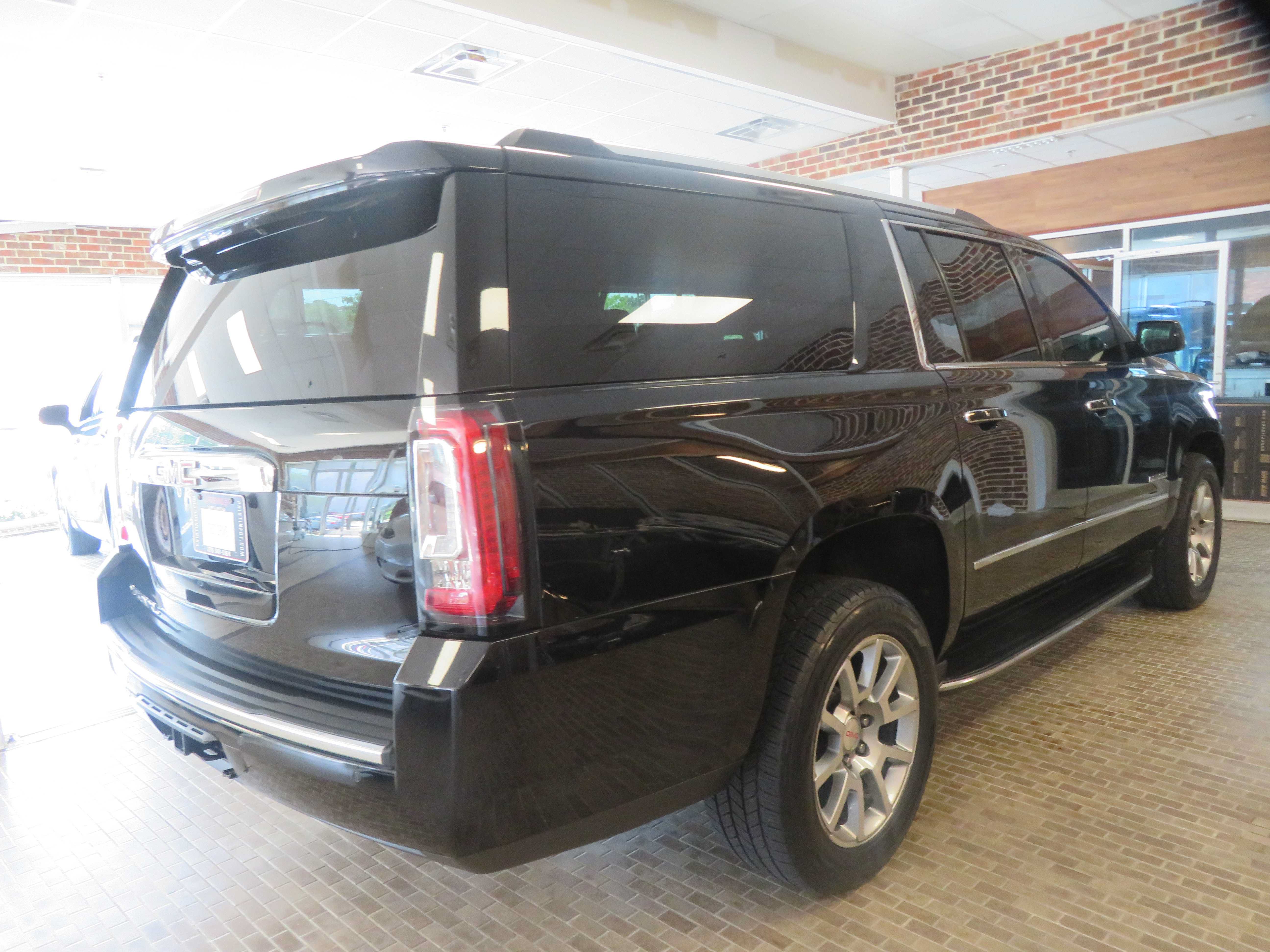 Used 2019 GMC Yukon XL Denali AWD/4WD image 74