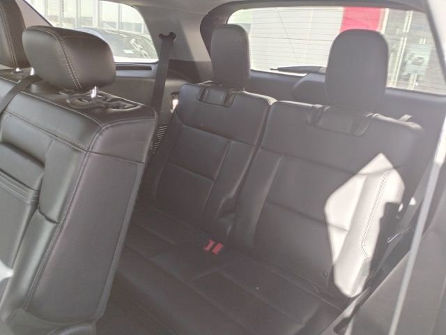 Used 2023 Ford Explorer XLT w/ Equipment Group 202A AWD/4WD image 13