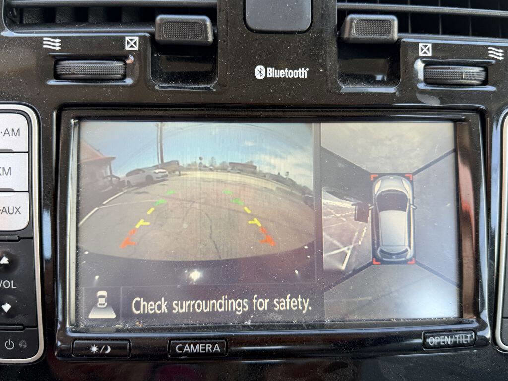 Used 2014 Nissan Leaf SV w/ Premium Package FWD image 24