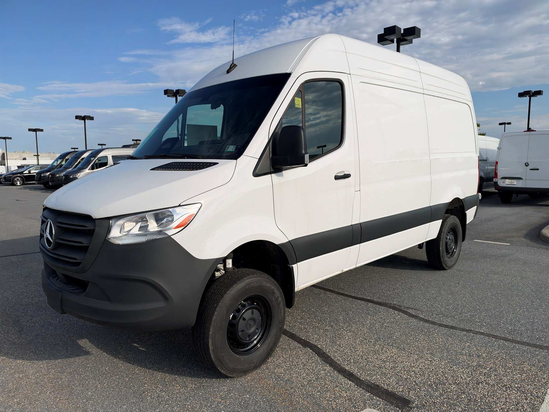 Used 2025 Mercedes-Benz Sprinter 2500 image 8