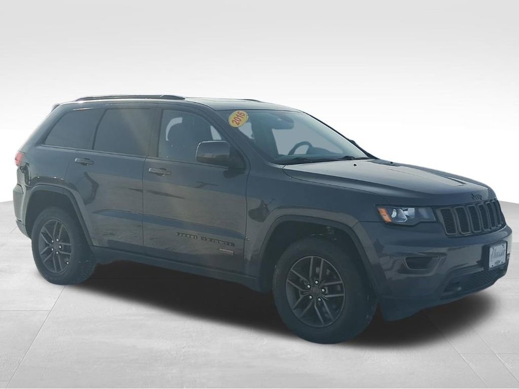 Used 2016 Jeep Grand Cherokee Laredo 75th Anniversary image 4