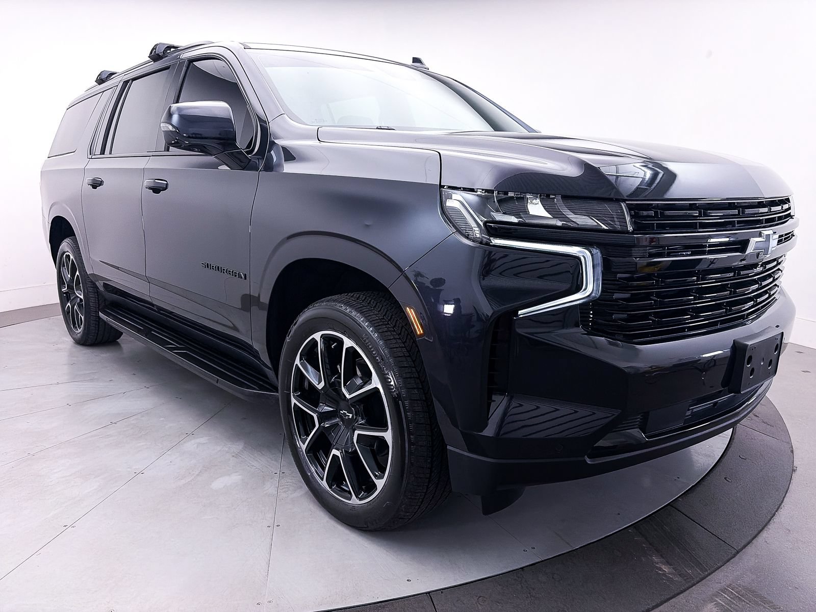 Used 2023 Chevrolet Suburban RST w/ Luxury Package RWD image 13