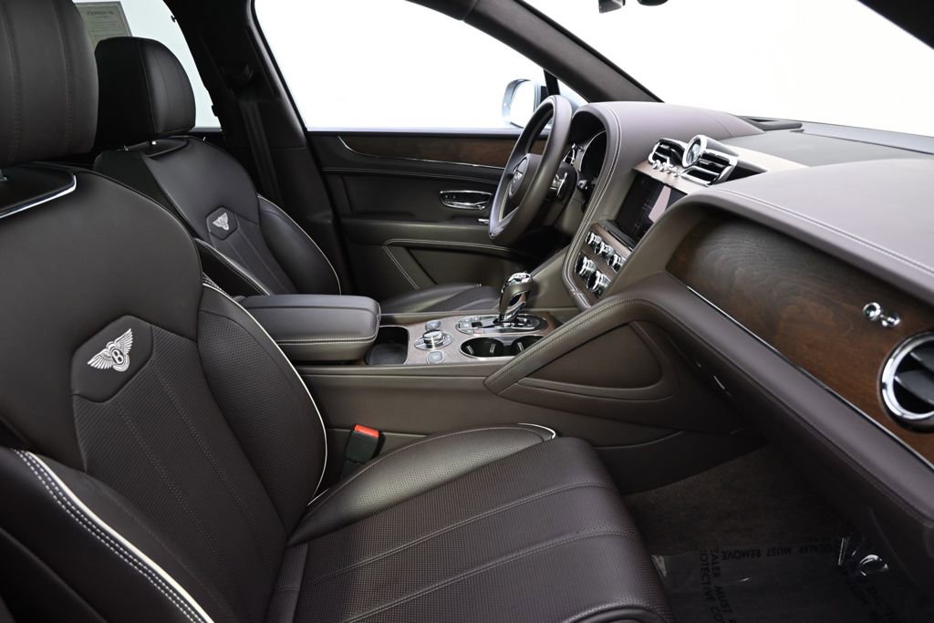 Used 2023 Bentley Bentayga image 16