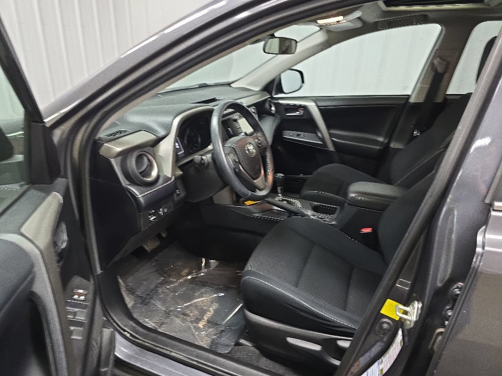 Used 2018 Toyota RAV4 XLE w/ Plus Extra Value Package AWD/4WD image 29