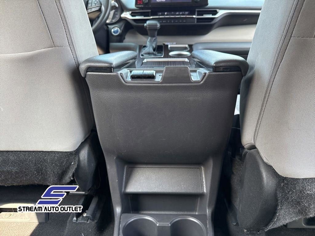 Used 2022 Toyota Sienna LE image 22