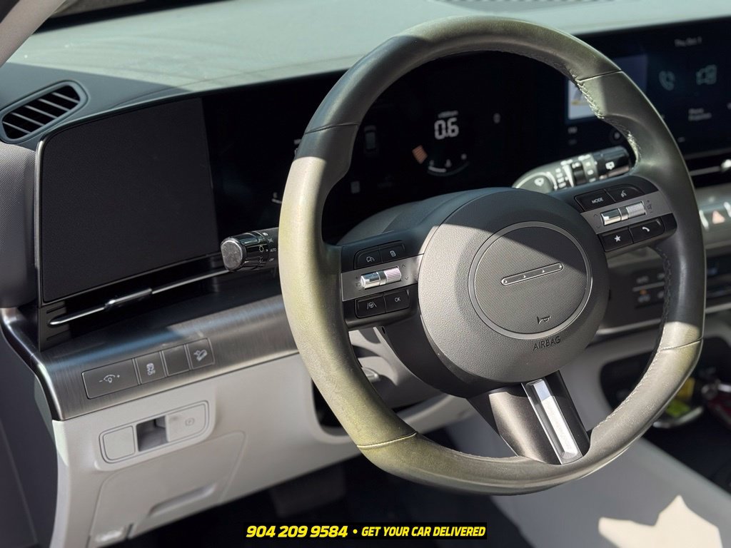 Used 2024 Hyundai Kona SEL FWD image 15
