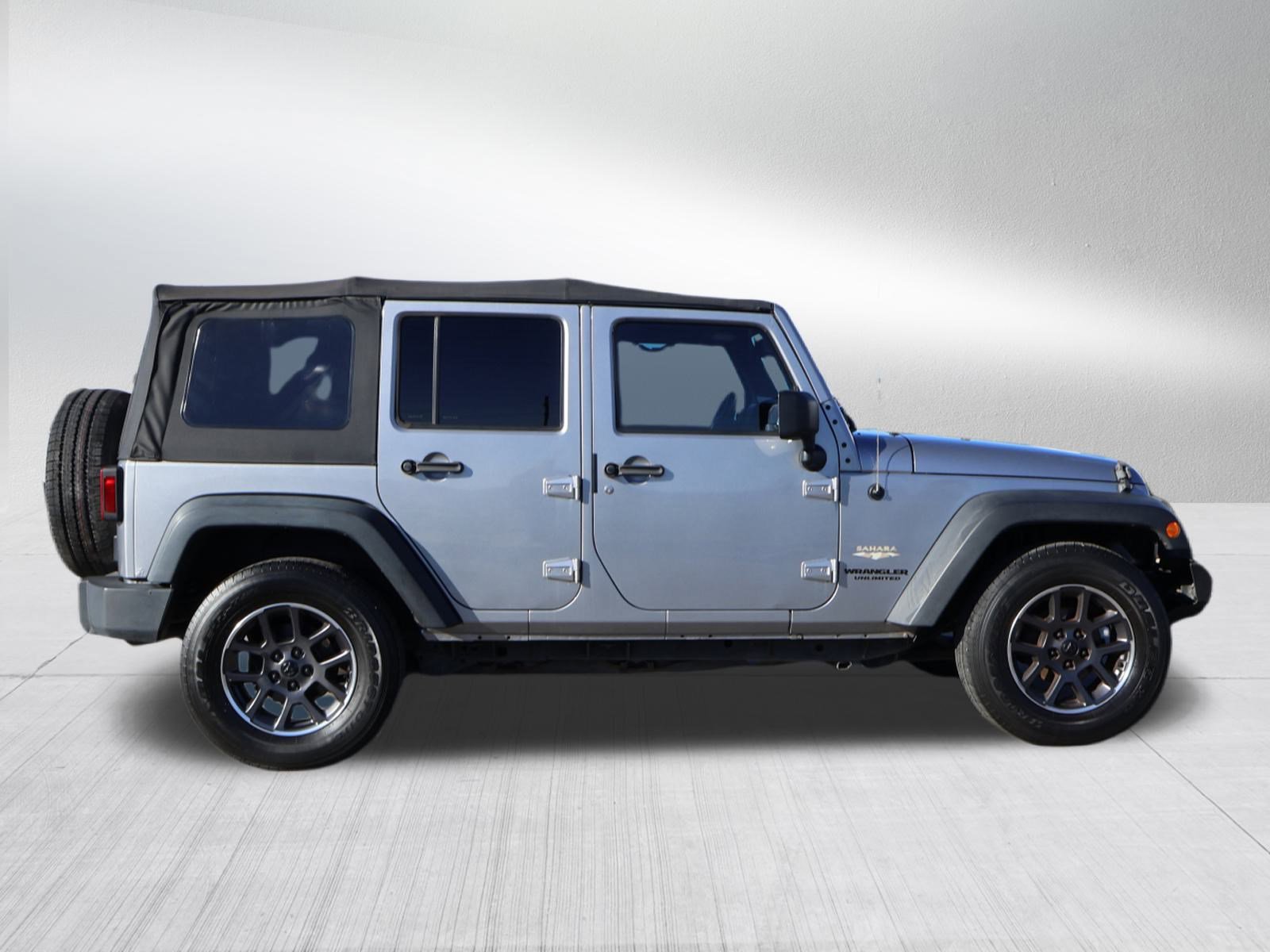 Used 2013 Jeep Wrangler Unlimited Sahara w/ Dual Top Group image 8