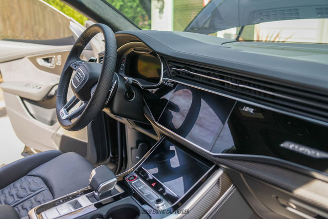 Used 2023 Audi RS Q8 AWD/4WD image 46