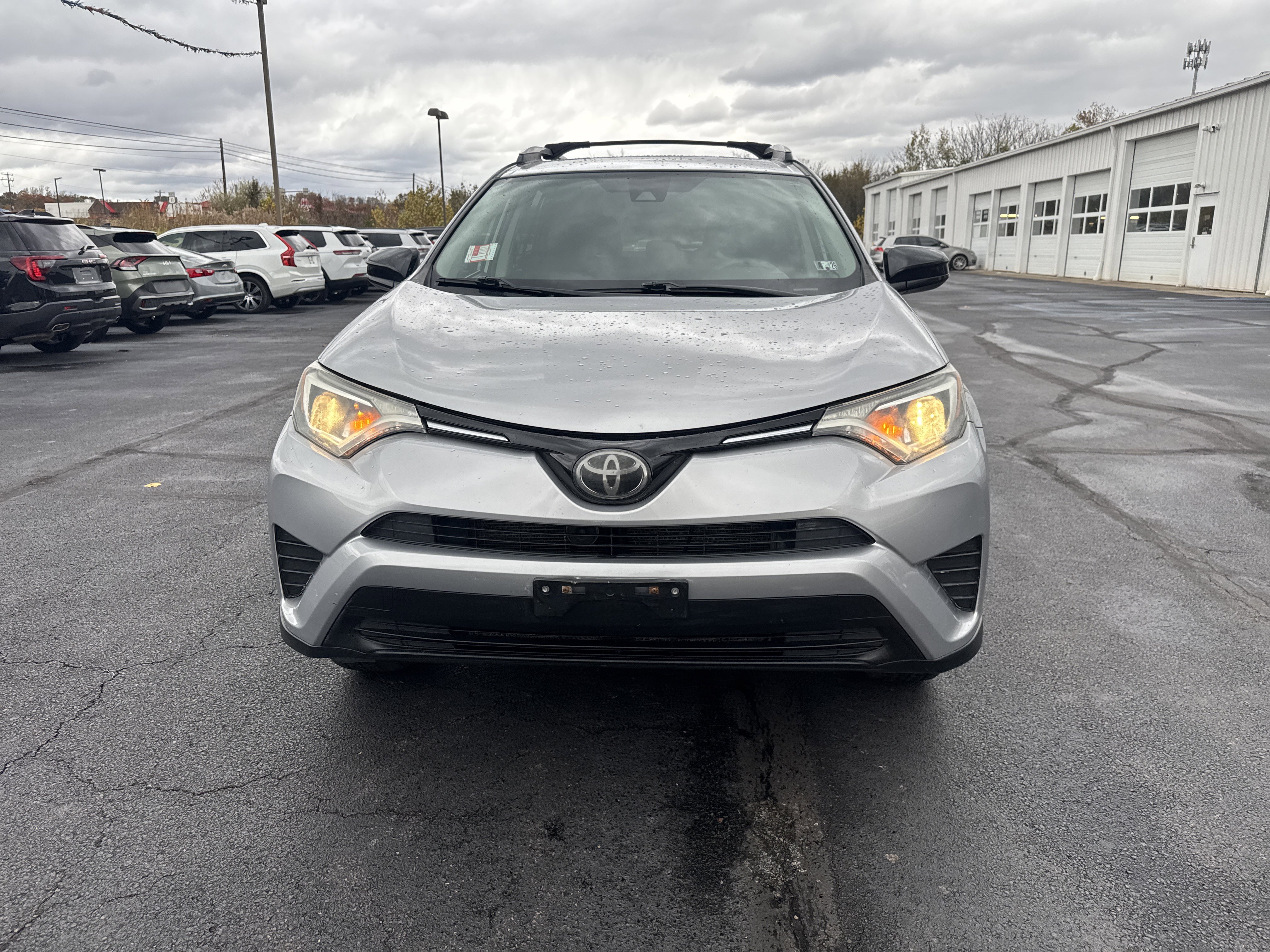Used 2017 Toyota RAV4 LE image 9