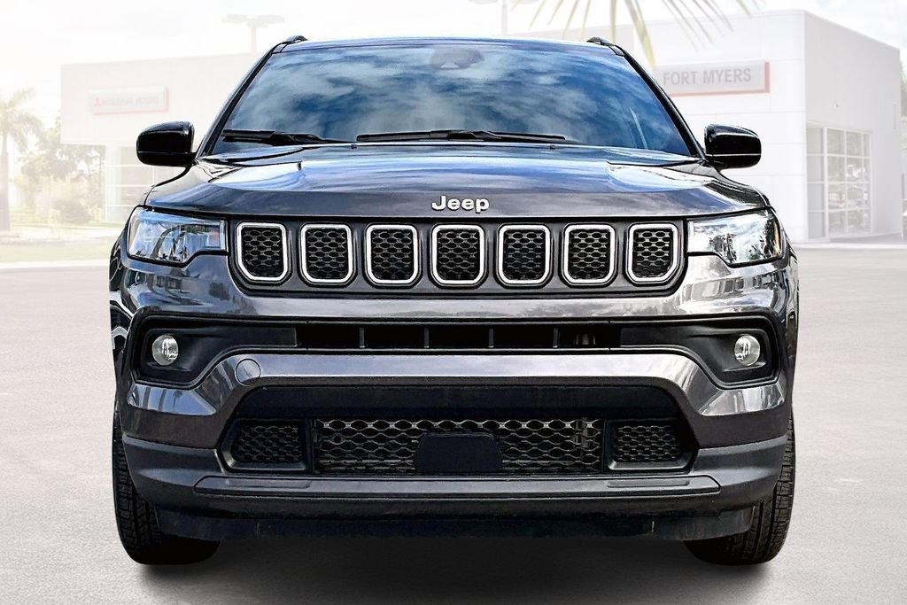 Used 2024 Jeep Compass Latitude image 27