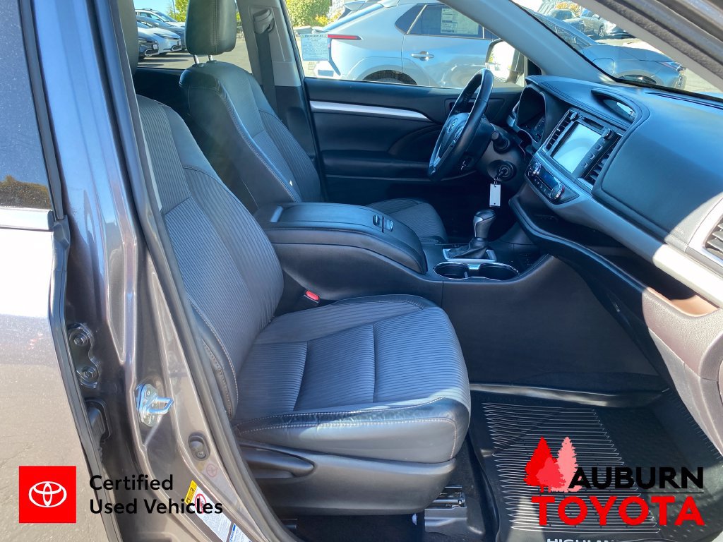 Used 2018 Toyota Highlander Plus AWD/4WD image 22