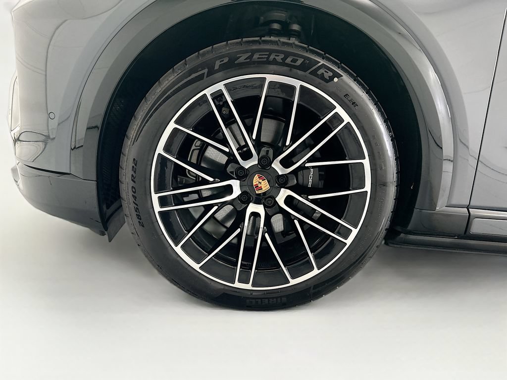 New 2026 Porsche Cayenne Electric AWD/4WD image 30