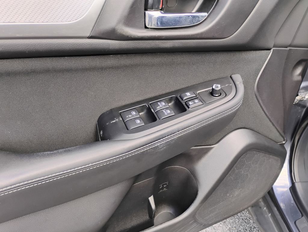 Used 2017 Subaru Outback 2.5i Premium image 18