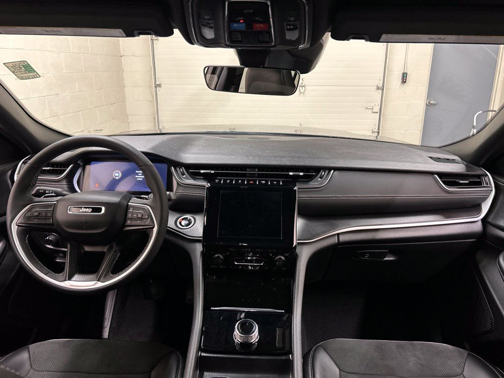 Used 2025 Jeep Grand Cherokee L Altitude AWD/4WD image 22