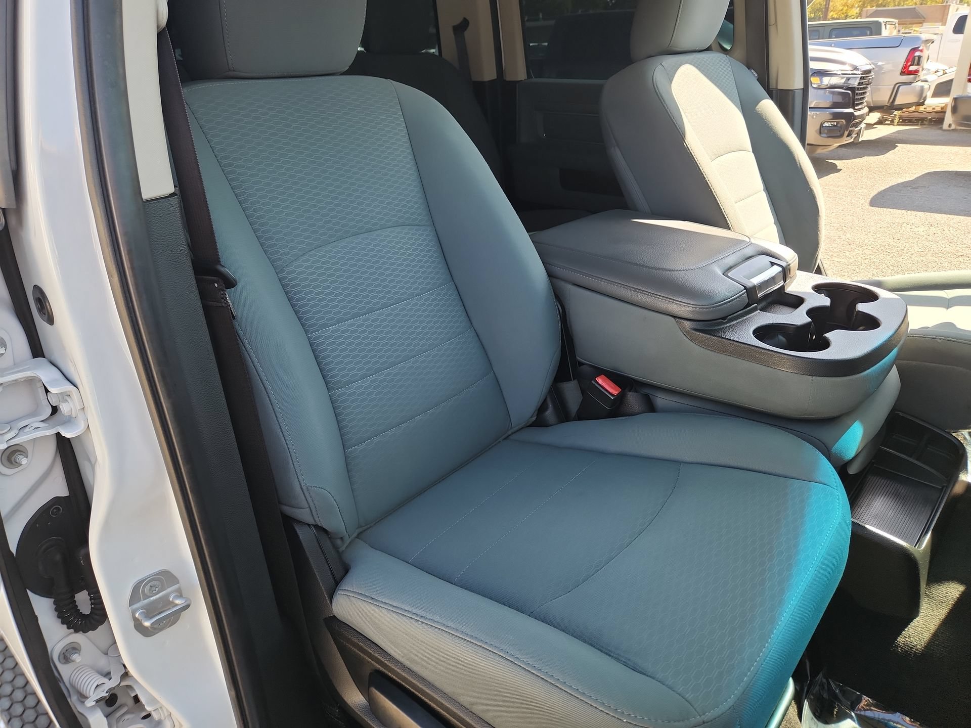 Used 2017 RAM 1500 Classic SLT RWD image 24