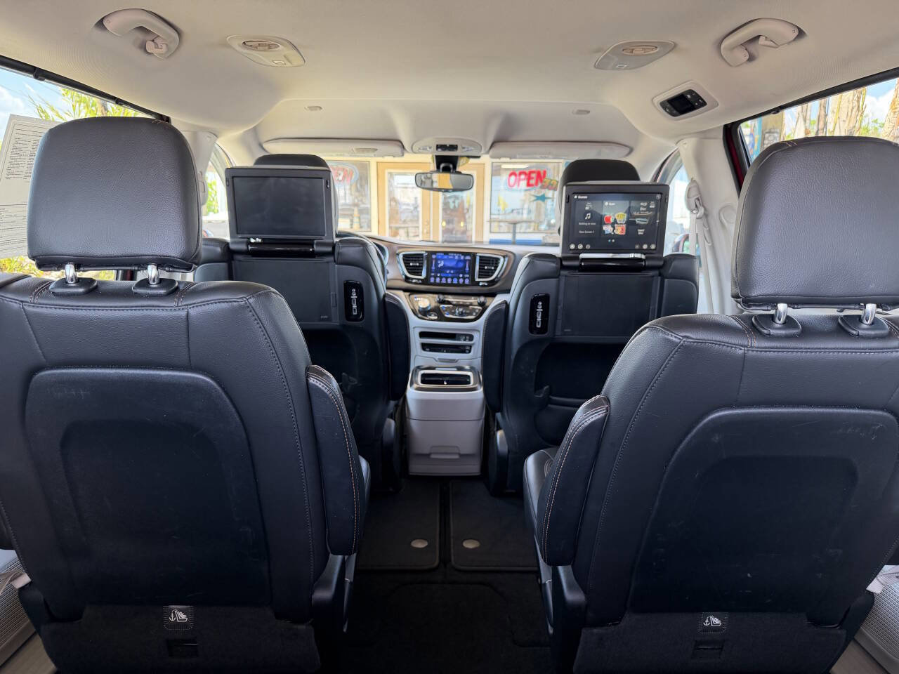 Used 2017 Chrysler Pacifica Touring-L Plus FWD image 26