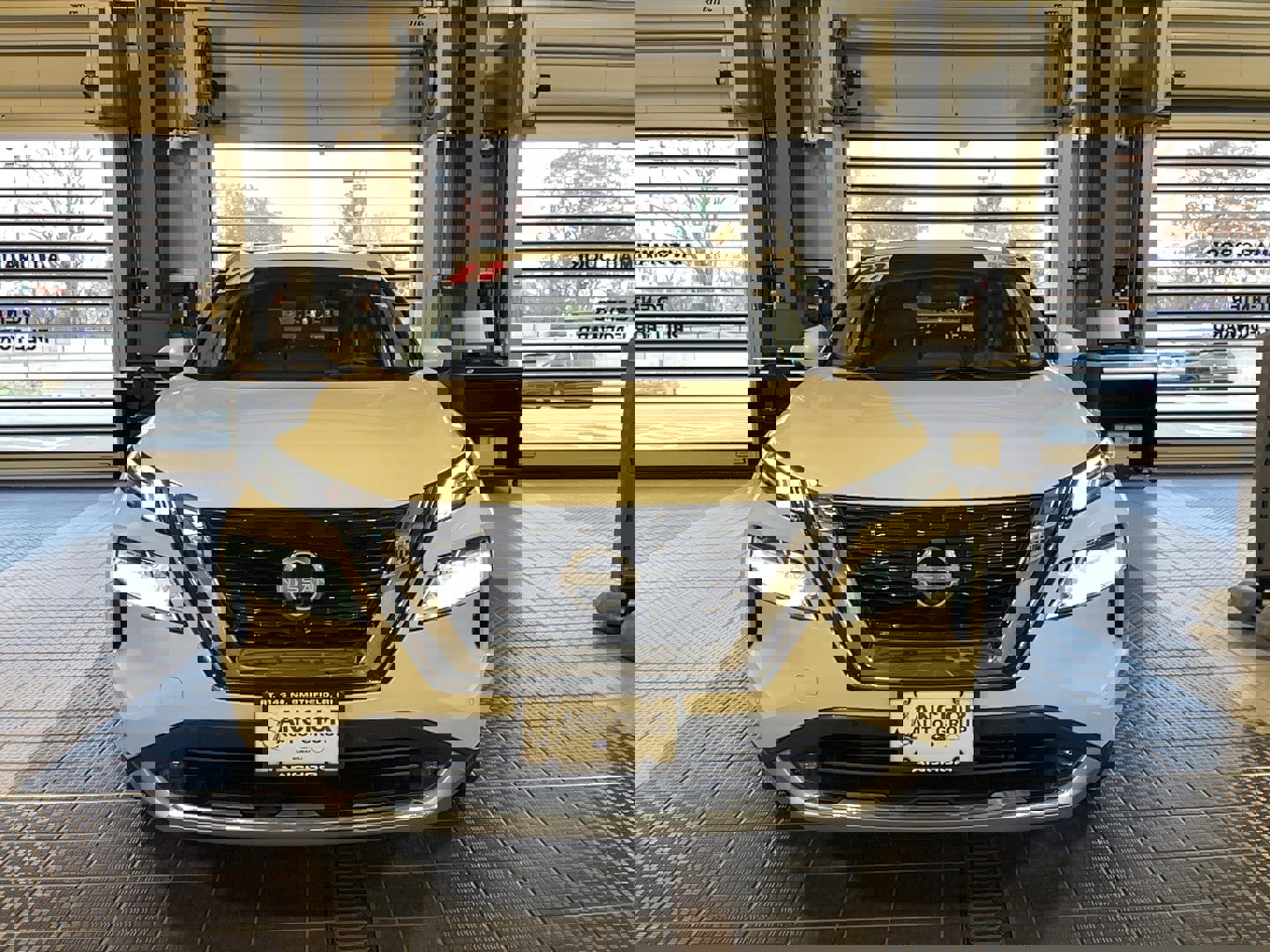 Used 2022 Nissan Rogue Platinum w/ Head-Up Display Package image 3