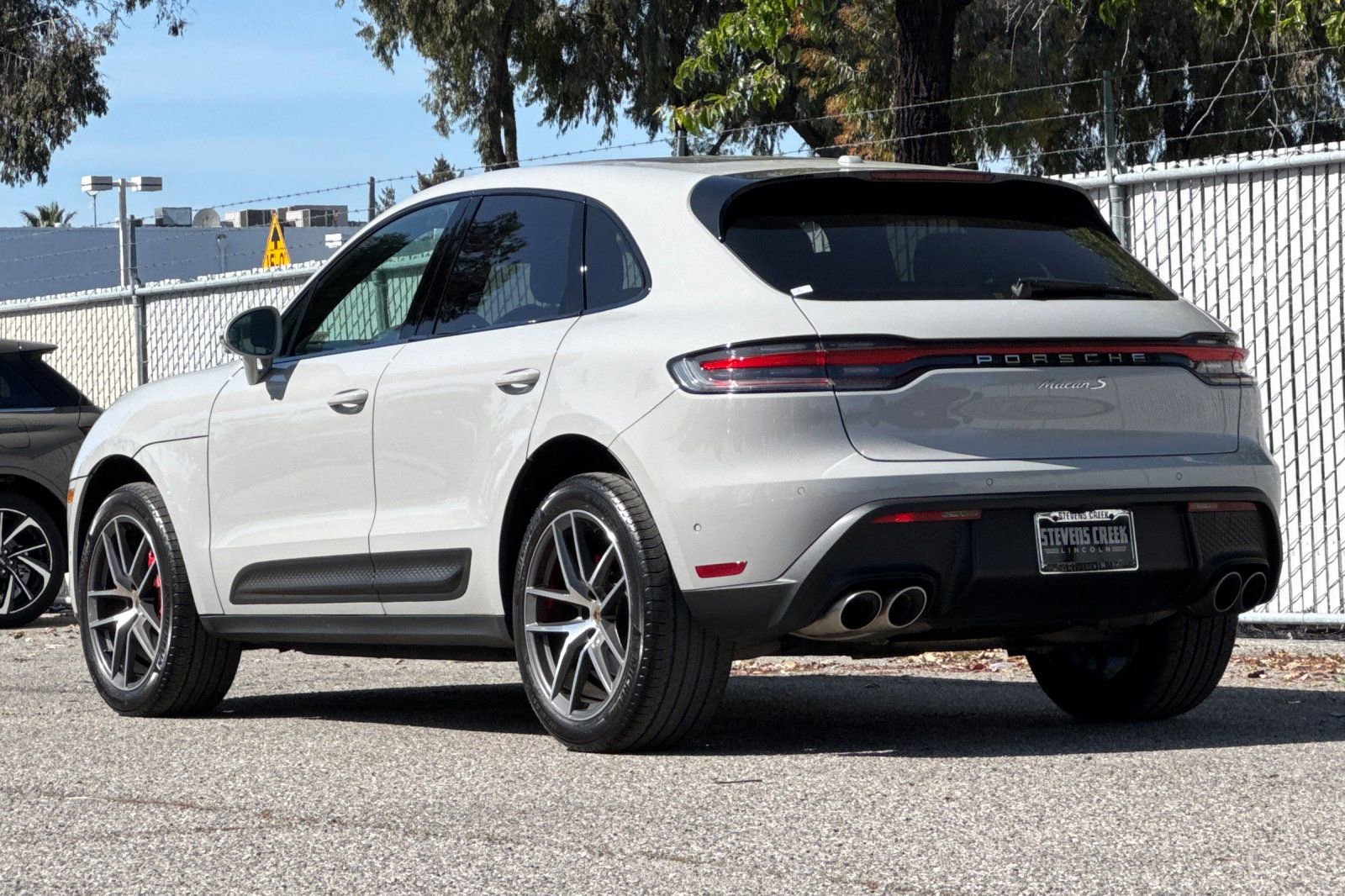 Used 2022 Porsche Macan S image 6