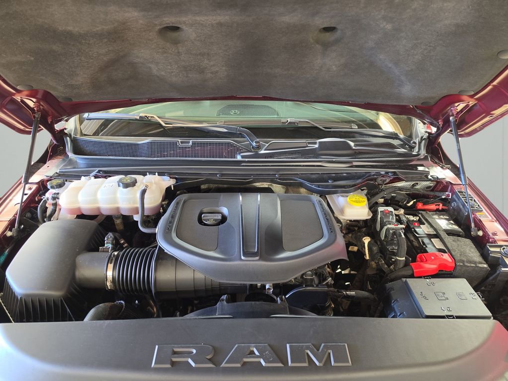 Used 2025 RAM 1500 Laramie AWD/4WD image 9