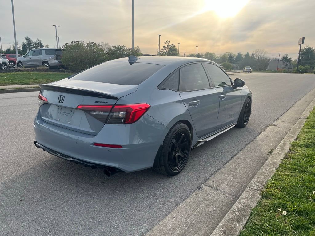 Used 2022 Honda Civic Touring image 3
