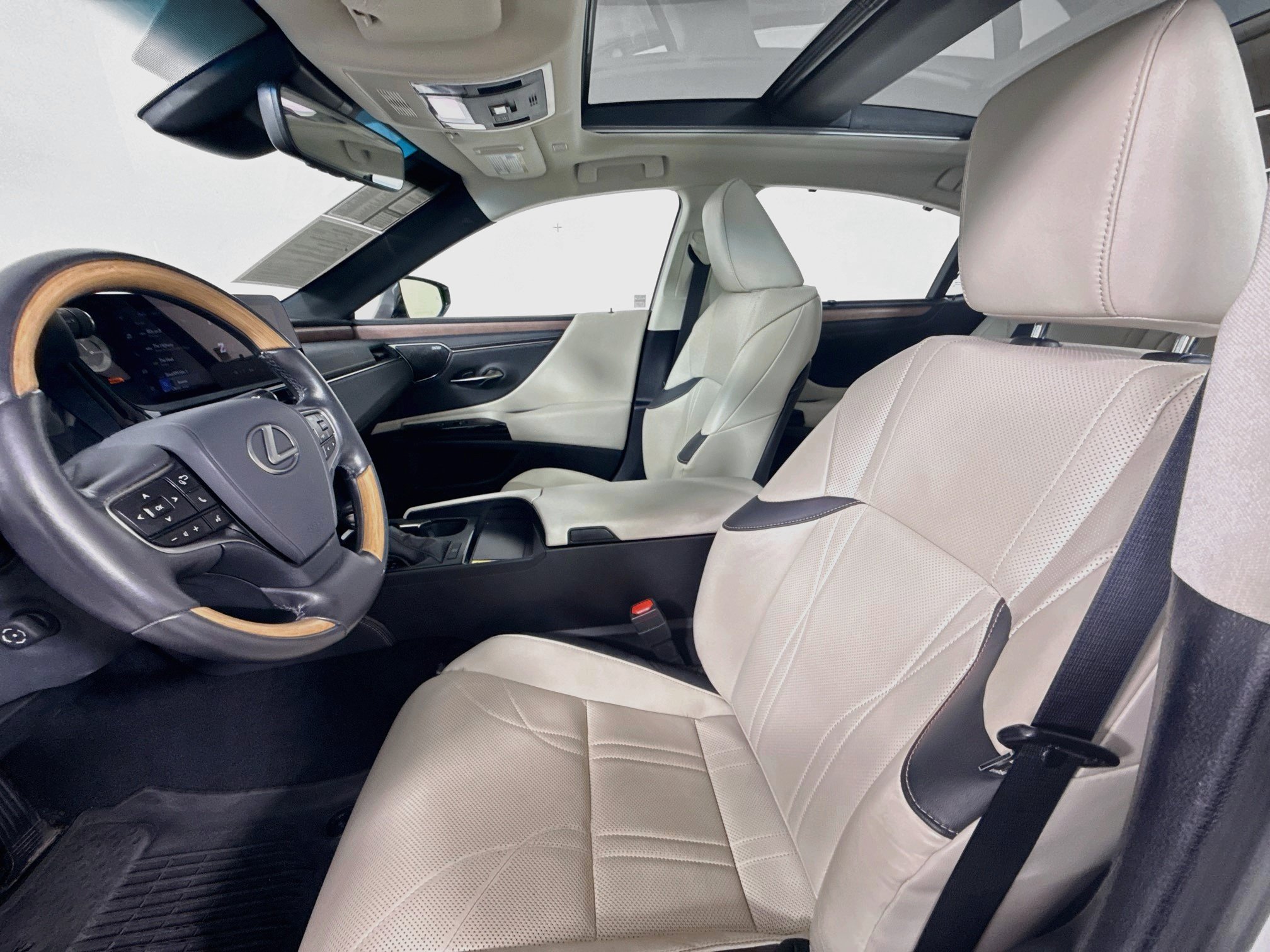 Certified 2025 Lexus ES 350 Ultra Luxury w/ Accessory Package (Z2) FWD image 11