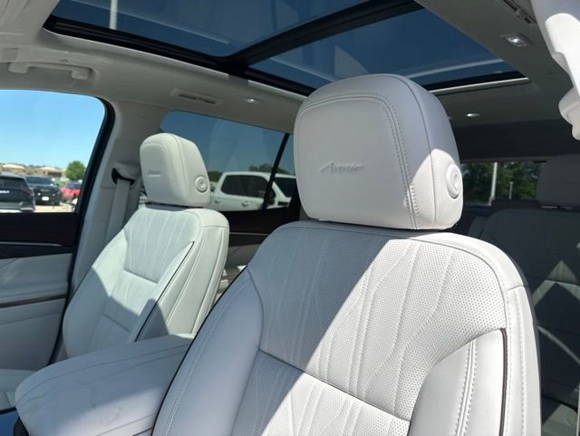 New 2026 Buick Enclave Avenir w/ Super Cruise Package AWD/4WD image 13