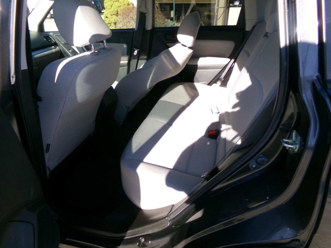 Used 2015 Subaru Forester 2.5i Premium AWD/4WD image 10