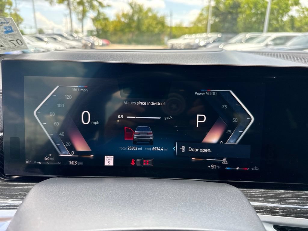 Certified 2025 BMW X7 xDrive40i w/ Executive Package AWD/4WD image 17