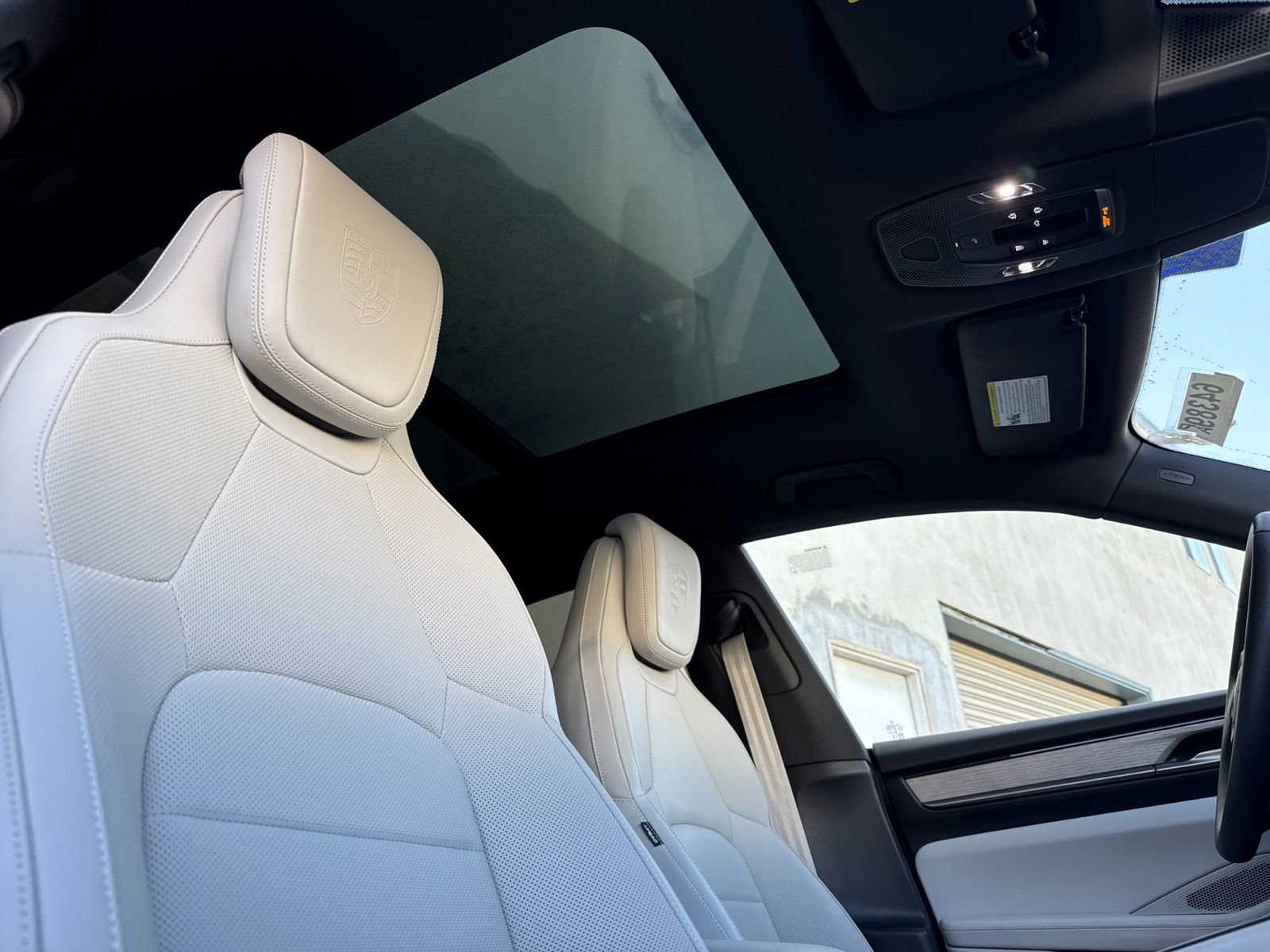 Used 2025 Porsche Macan 4 Electric image 19